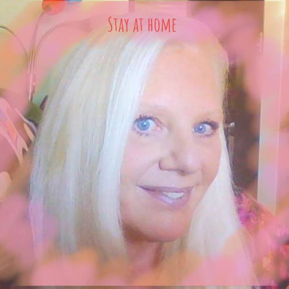 Meet your Posher, Lisa - Picture 1 of 1